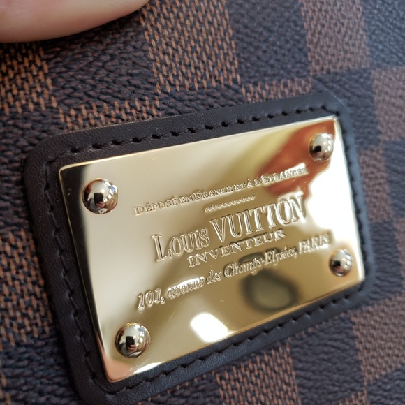 Authentic Louis Vuitton Eva Clutch - Picture 2 of 8